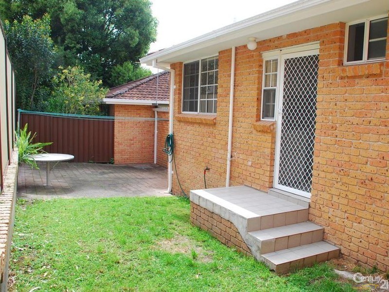 2/76 Cronulla Street, Carlton NSW 2218