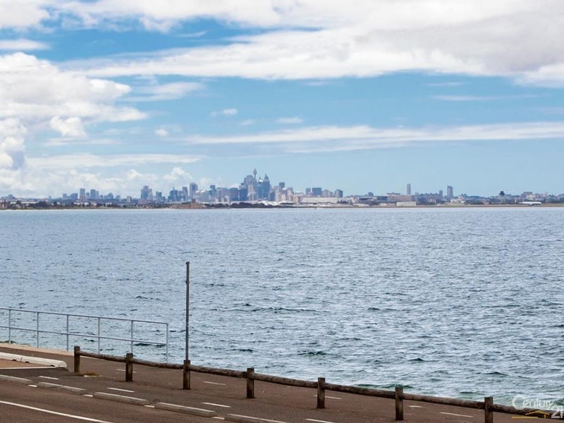 9 Carruthers Drive, Dolls Point NSW 2219