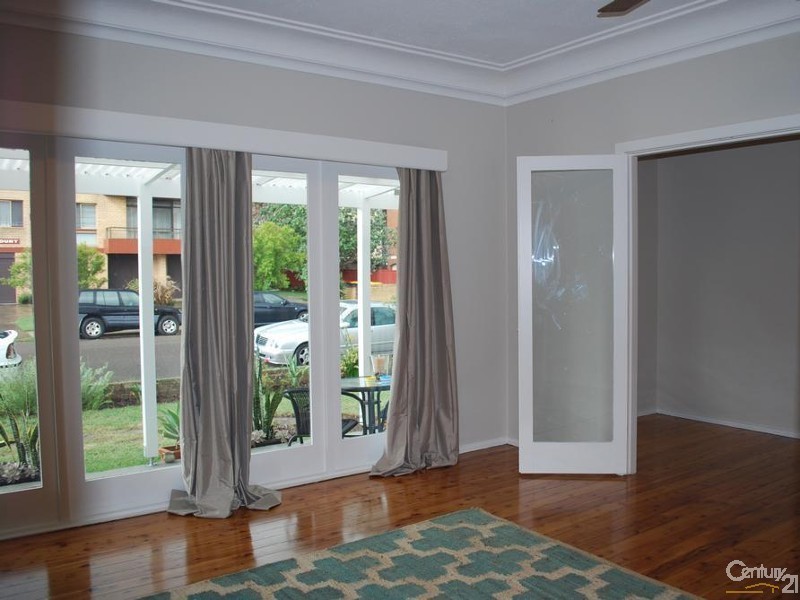 6 McMillan Ave, Sandringham NSW 2219