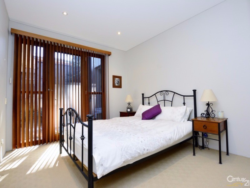 1/77-79 Waitara Parade, Hurstville Grove NSW 2220