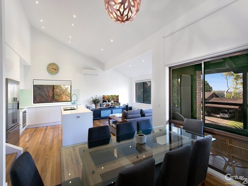 33 Urana Road, Yarrawarrah NSW 2233