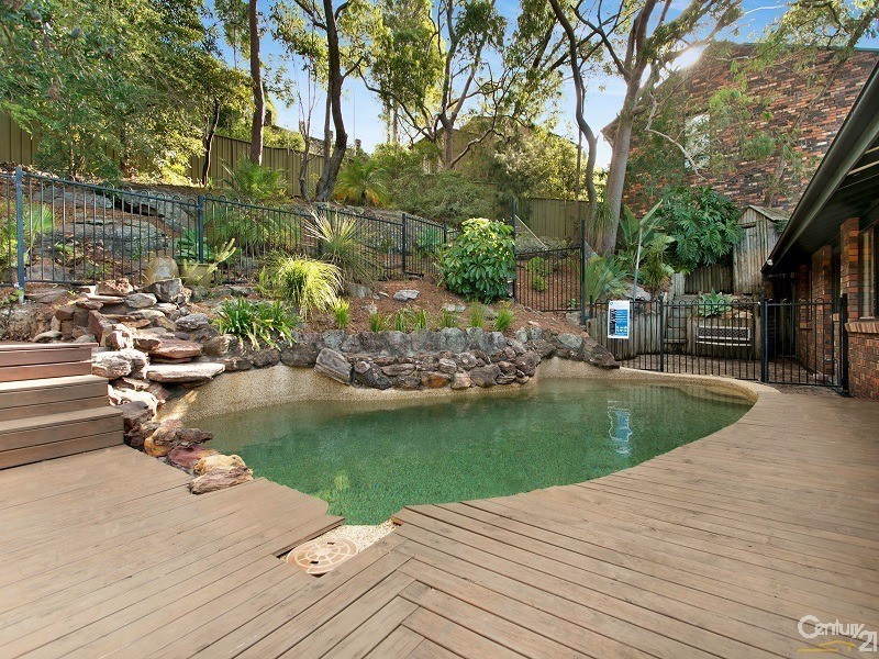 33 Urana Road, Yarrawarrah NSW 2233