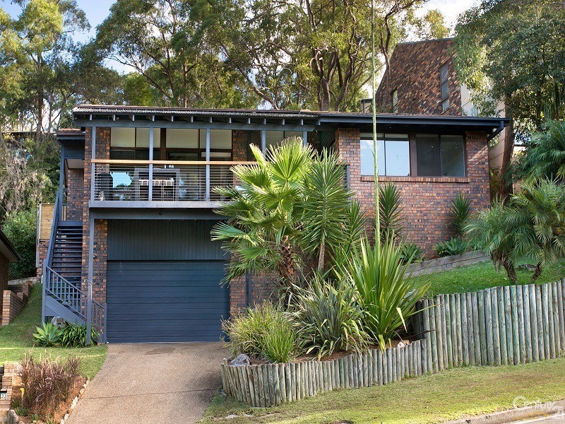 33 Urana Road, Yarrawarrah NSW 2233