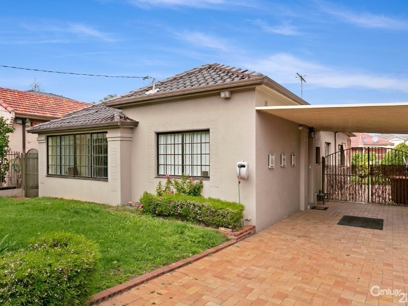 12 Hollywood Street, Monterey NSW 2217