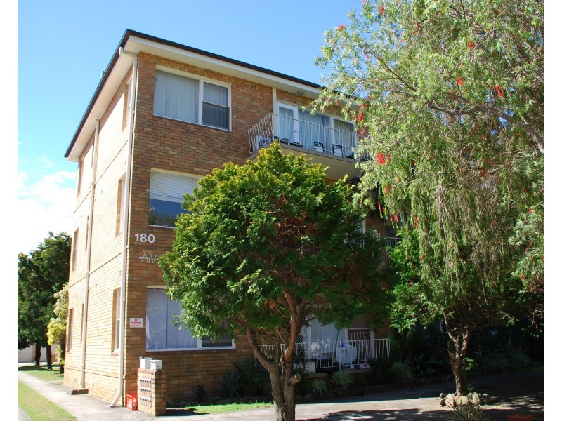 2/180 Russell Ave, Dolls Point NSW 2219