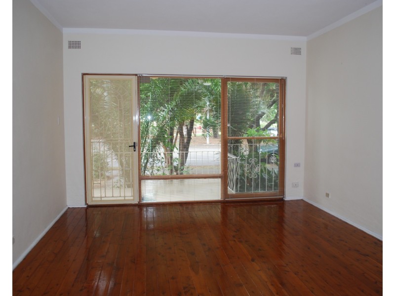 2/180 Russell Ave, Dolls Point NSW 2219