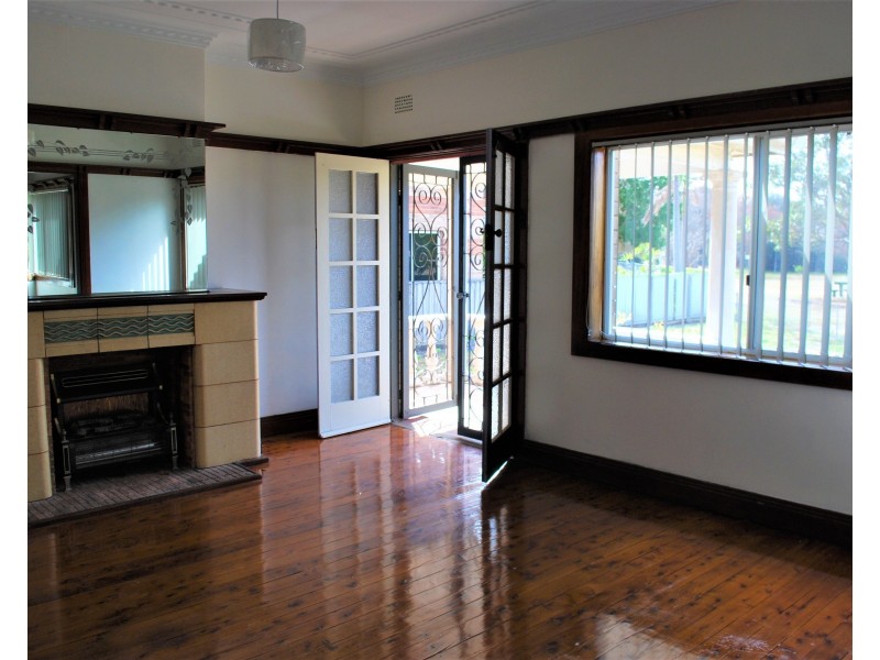 4 McMillan Avenue, Sandringham NSW 2219