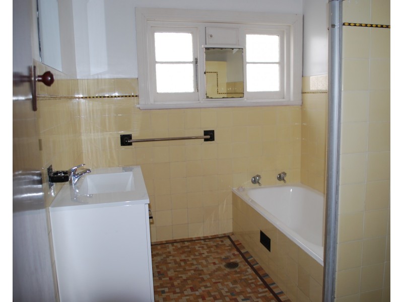 4 McMillan Avenue, Sandringham NSW 2219