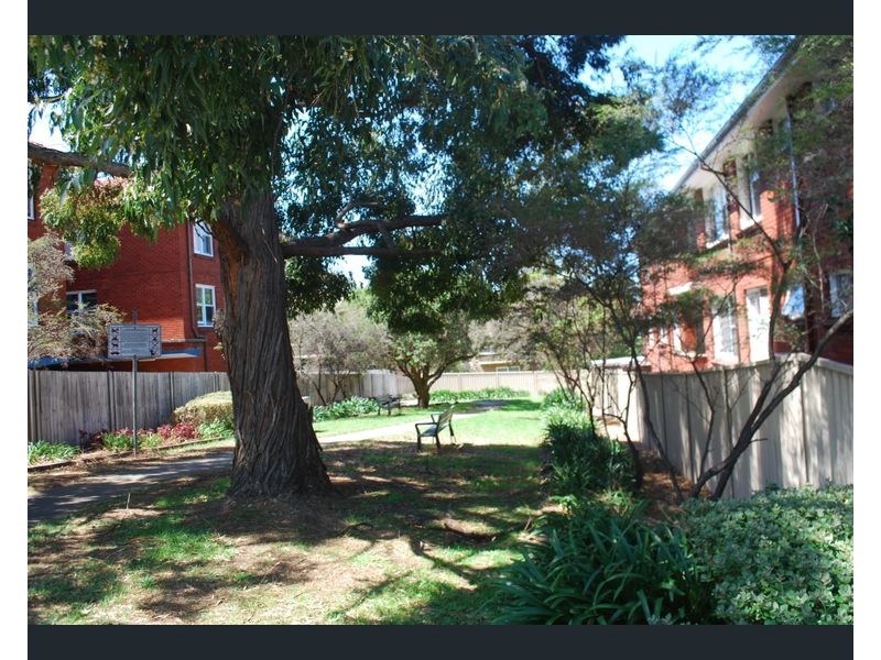 2/6 Andover St, Carlton NSW 2218