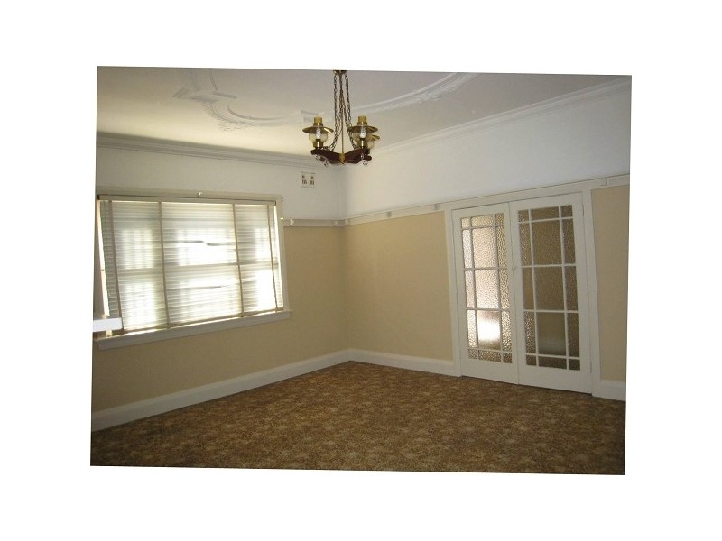 9 Farnham Avenue, Roselands NSW 2196