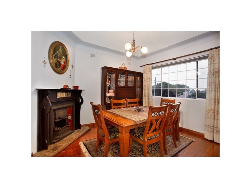 10 Pangee Street, Kingsgrove NSW 2208