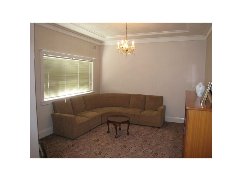 8 Pangee Street, Kingsgrove NSW 2208