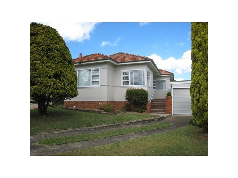 1 Kresser Grove, Canterbury NSW 2193