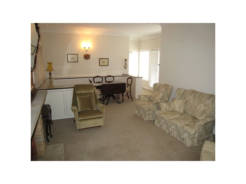 1 Kresser Grove, Canterbury NSW 2193