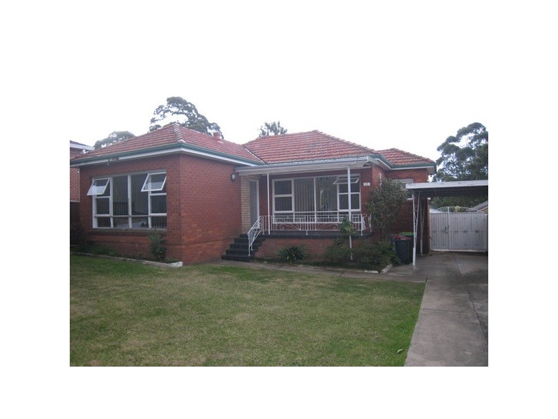 15 UNDERCLIFFE ROAD, Earlwood NSW 2206