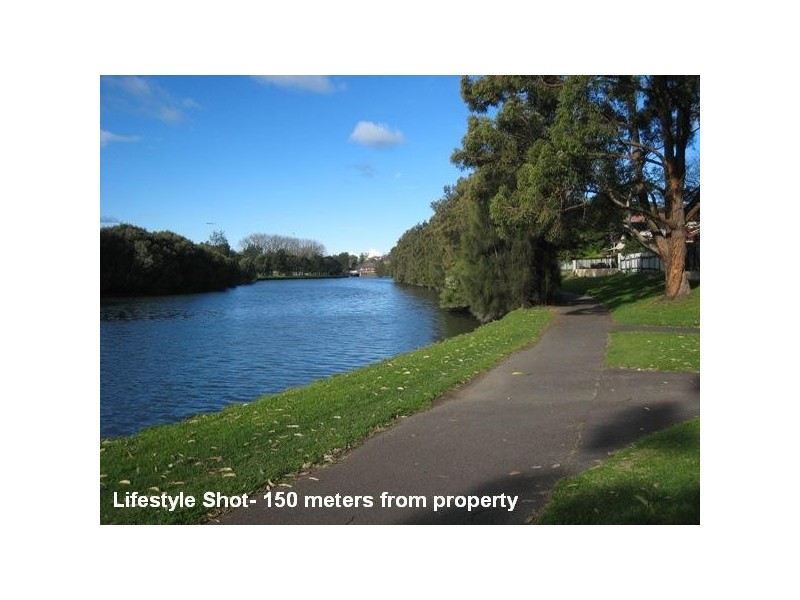 1/2 Macquarie Road, Earlwood NSW 2206