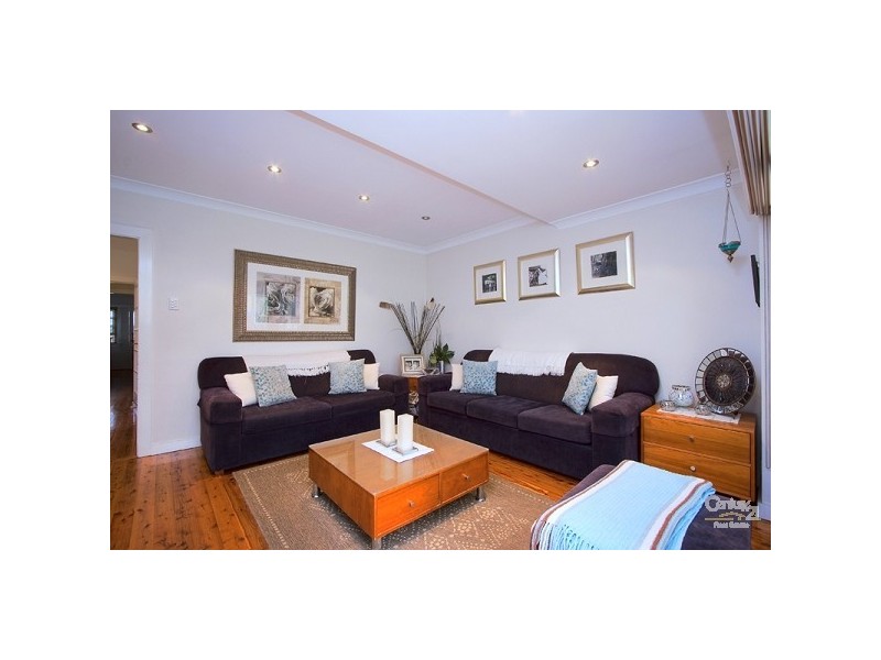 22 Woodlawn Avenue, Earlwood NSW 2206