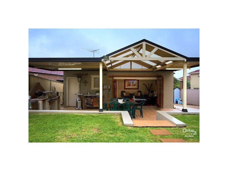 22 Woodlawn Avenue, Earlwood NSW 2206