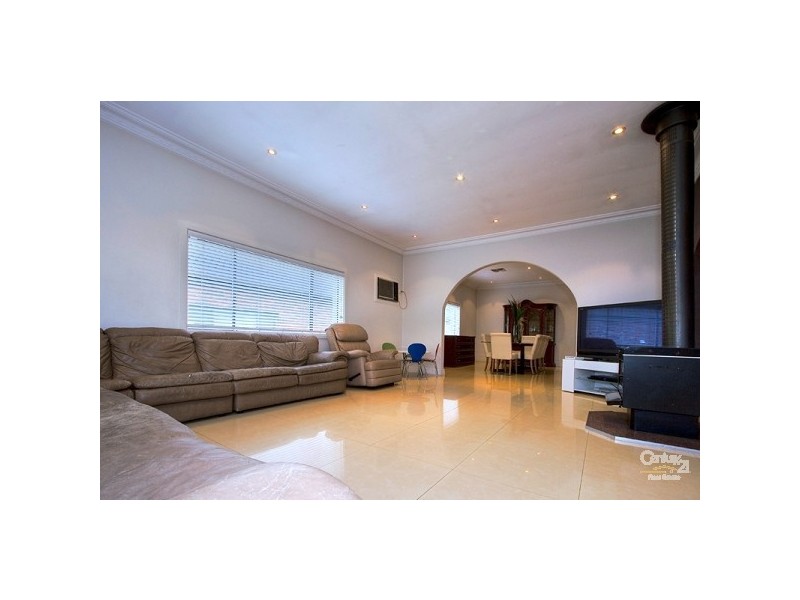 4 Larkhall Avenue, Earlwood NSW 2206
