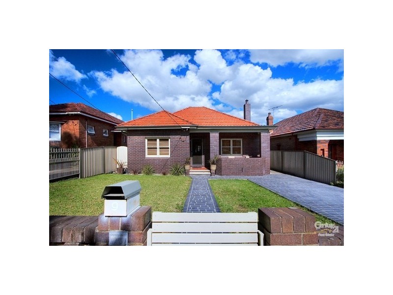 9 Glenview Avenue, Earlwood NSW 2206
