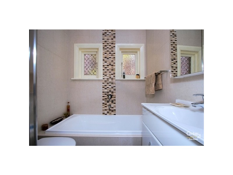 9 Glenview Avenue, Earlwood NSW 2206