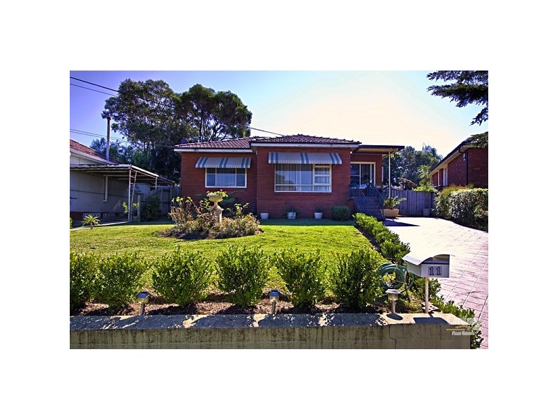 11 Lofts Avenue, Roselands NSW 2196