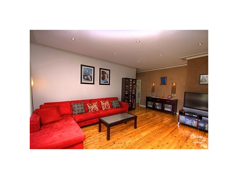 11 Lofts Avenue, Roselands NSW 2196