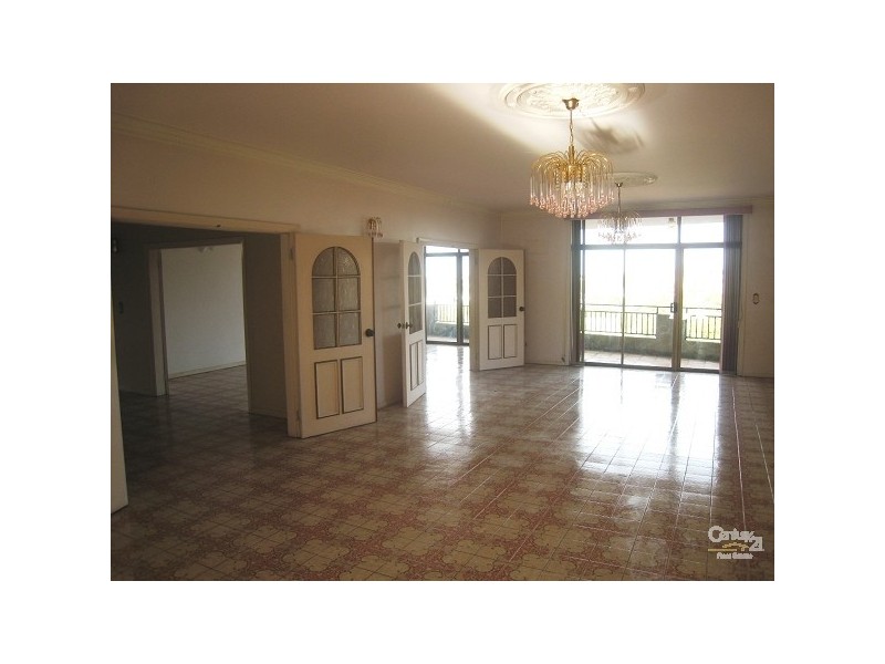 8 Highland Crescent, Earlwood NSW 2206