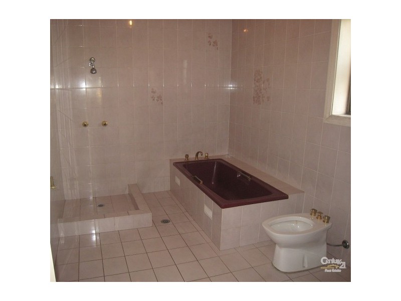 8 Highland Crescent, Earlwood NSW 2206