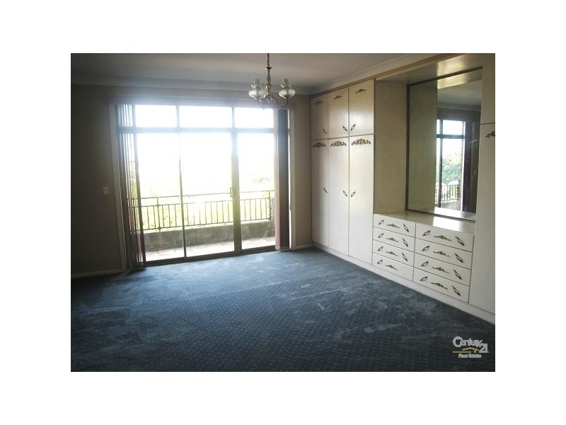 8 Highland Crescent, Earlwood NSW 2206