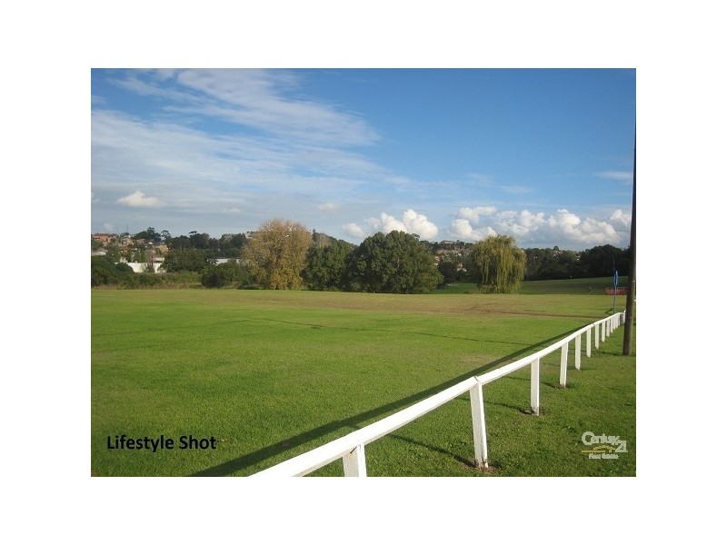 8 Highland Crescent, Earlwood NSW 2206