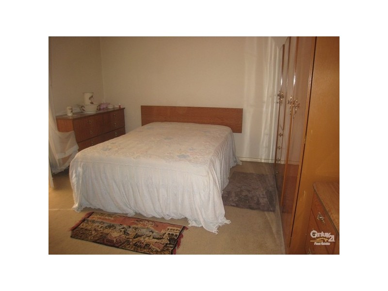 8 Wellington Road, Earlwood NSW 2206