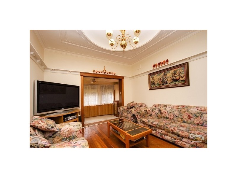 34 Earlwood Avenue, Earlwood NSW 2206