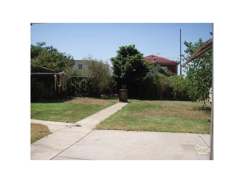 28 Scahill Street, Campsie NSW 2194