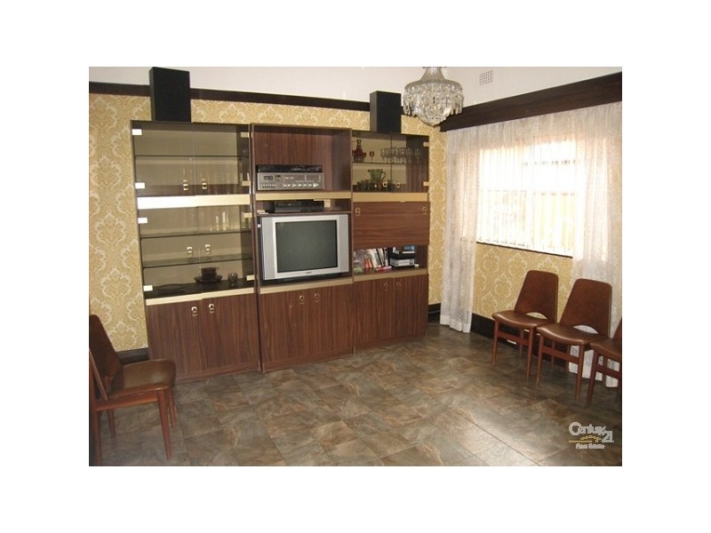 2/2 Lewins Street, Earlwood NSW 2206