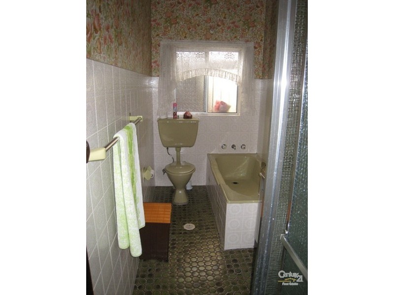 2/2 Lewins Street, Earlwood NSW 2206