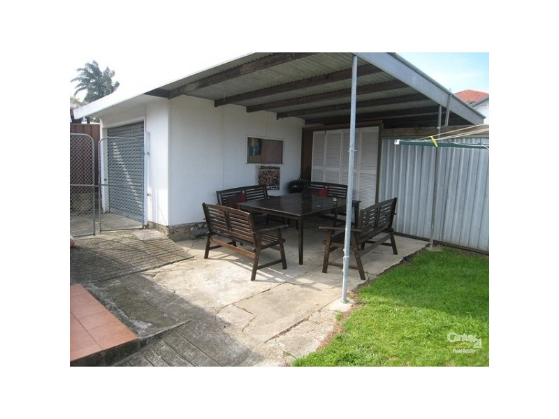 11 Angus Street, Earlwood NSW 2206