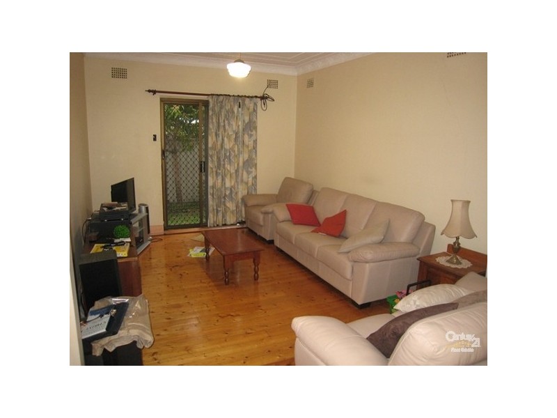 1/18 Fricourt Avenue, Earlwood NSW 2206