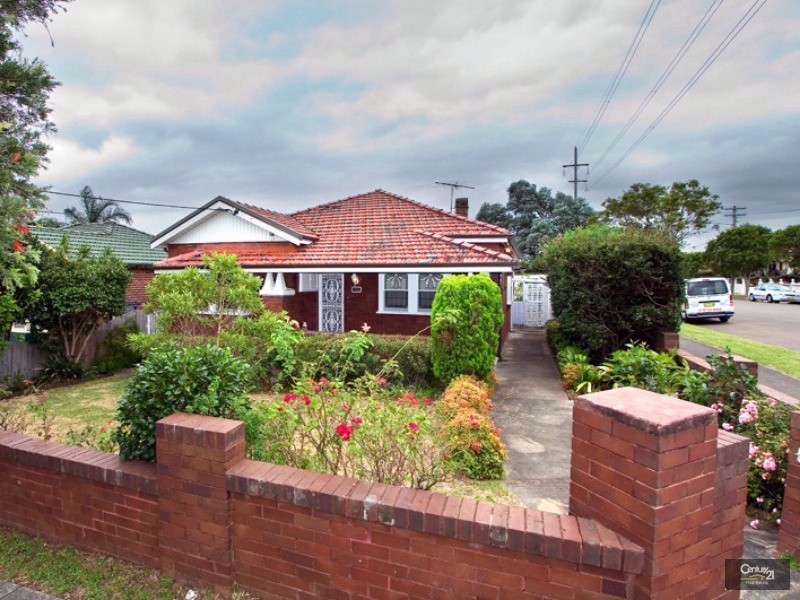 1 Gretchen Avenue, Earlwood NSW 2206