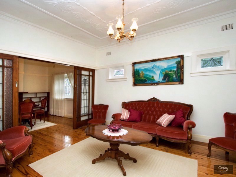 1 Gretchen Avenue, Earlwood NSW 2206