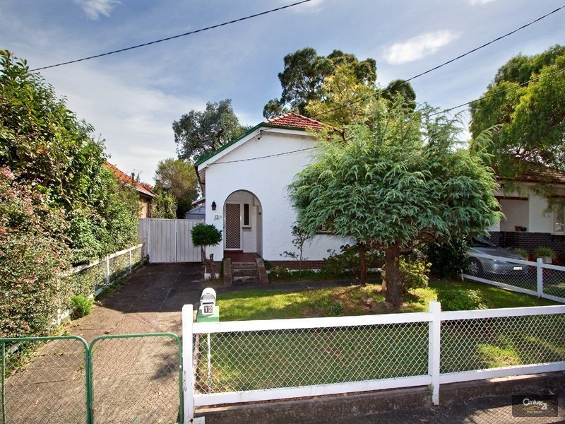 12 Glenore Road, Canterbury NSW 2193