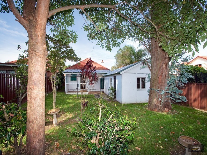 12 Glenore Road, Canterbury NSW 2193