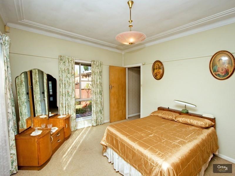 20 Moorefields Road, Kingsgrove NSW 2208