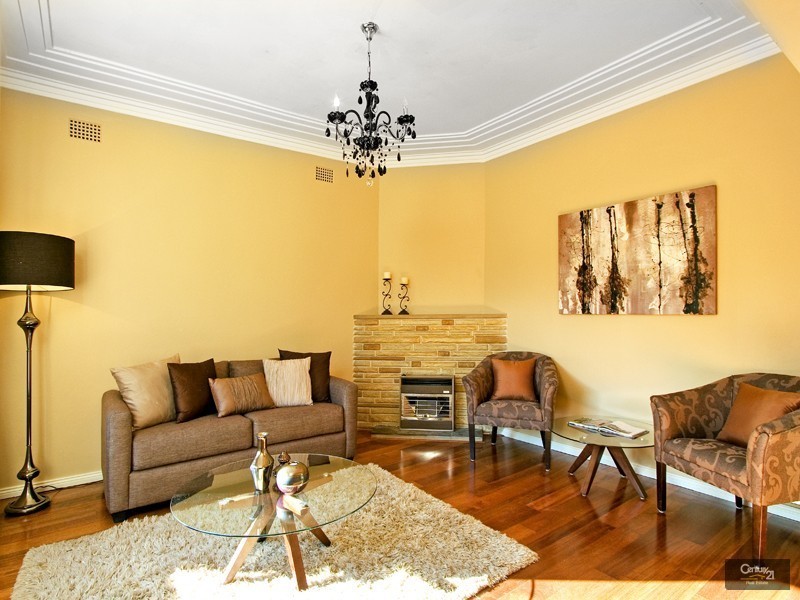 10 Wyatt Avenue, Earlwood NSW 2206