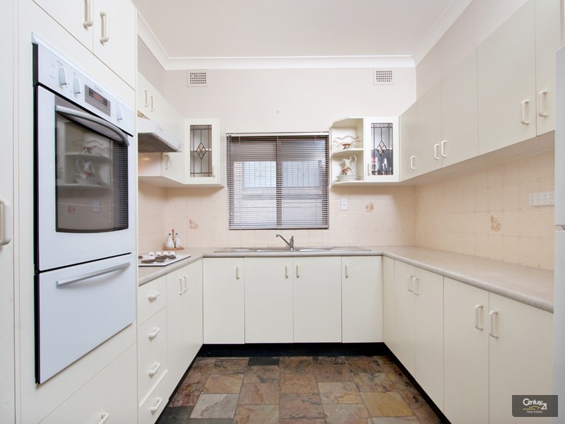 9 St James Avenue, Earlwood NSW 2206