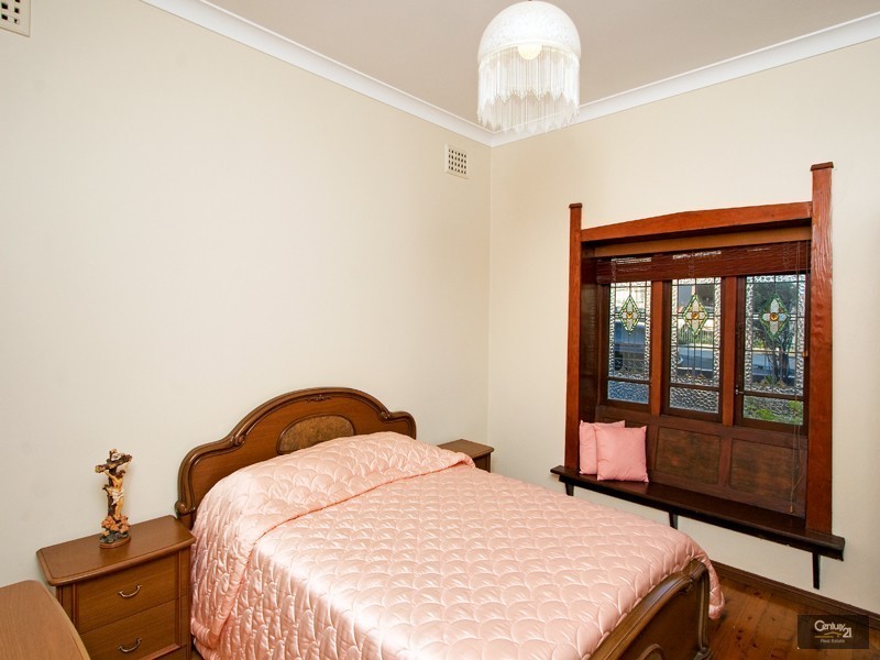 9 St James Avenue, Earlwood NSW 2206