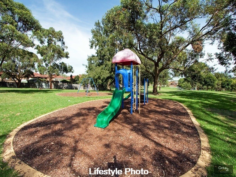 26 Narani Crescent, Earlwood NSW 2206