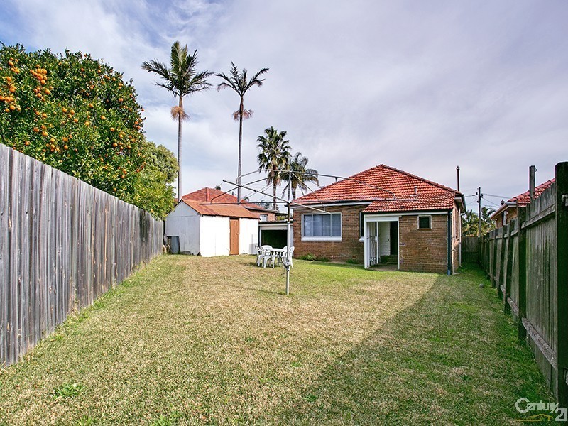 10 Hillside Avenue, Clemton Park NSW 2206