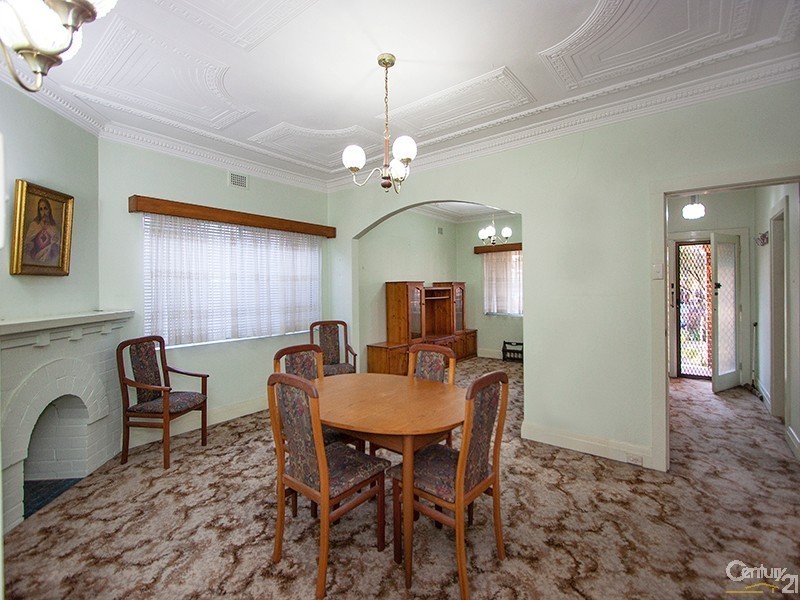 18 William Street, Earlwood NSW 2206