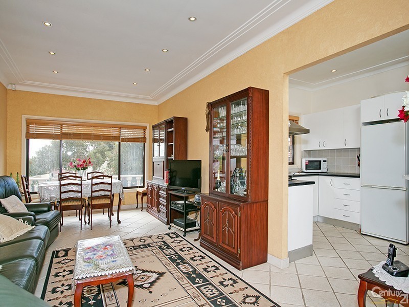 34 Eleanor Avenue, Belmore NSW 2192